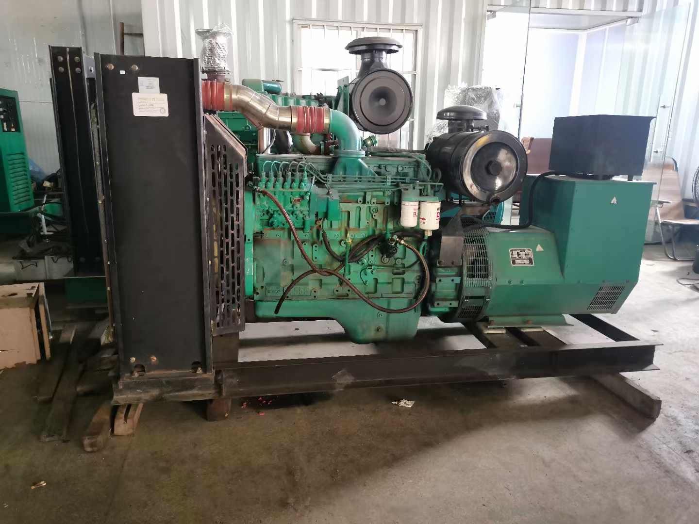 长丰发电机租赁如何确定电缆的承载电流是否在安全范围内？